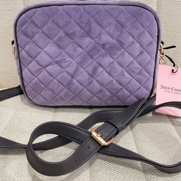 🔹️Juicy Couture  🔹️Dusty Violet Royal Couture Velour Crossbody camera - Picture 4 of 5